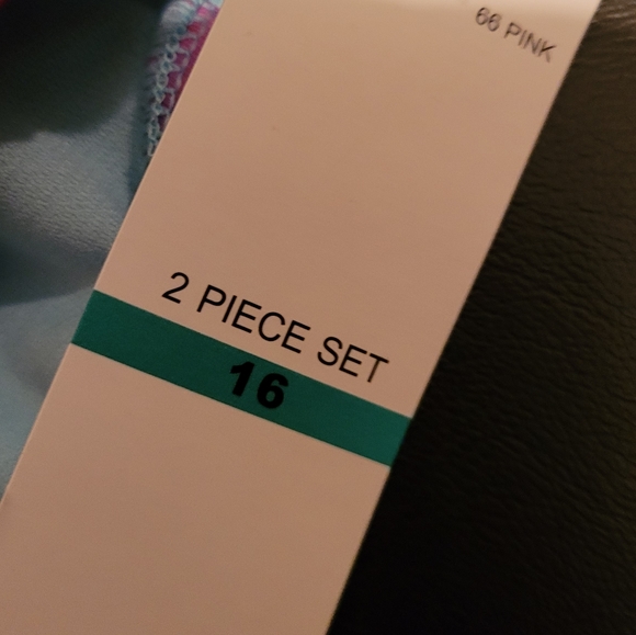 UNDER ARMOUR SWIMSUIT - Picture 2 of 2